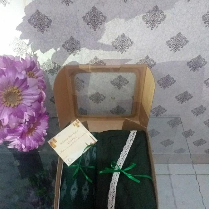 

Hampers Lebaran Mukena & Sarung