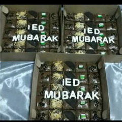 

[ SPECIAL IED MUBARAK ] BROWNIES SEKAT PREMIUM / FUDGY BROWNIES PREMIUM / BROWNIES LUMER / CHOCO CRUNCHY / CHEESE CRUNCHY / BROWNIES SHINY CRUSH / TOPPING / MILO / BAKUL NASI / RUMAH BROWNIES