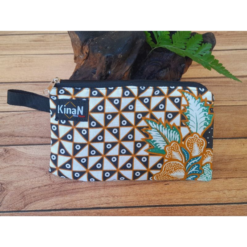 Dompet kain khas bali. souvenir bali. oleh-oleh bali
