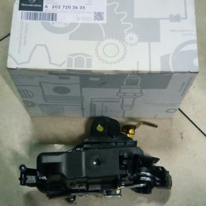 MCDY Door Lock Depan Kanan W202 W210 Original Marcedes-Benz