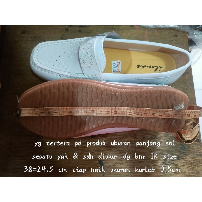 Sepatu Fantovel Wanita Putih/Sepatu Perawat