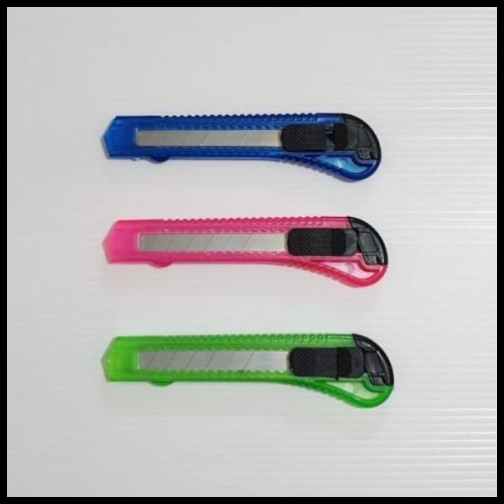 

Pisau Cutter Besar Transparan 18Mm Alat Potong Kertas Super Tajam