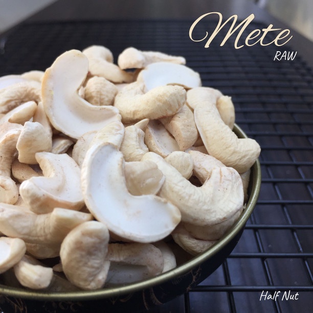 

Kacang Mede Belah / kacang mete / Mente Murah - 1.000gr