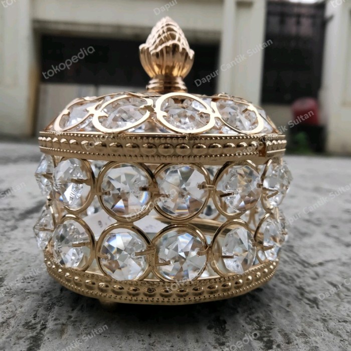 

Tempat Crystal serba guna candy, kue, perhiasan import