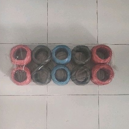 

Tali Rafia Warna Merah Biru Hitam Besar Satu Plastik Isi 10