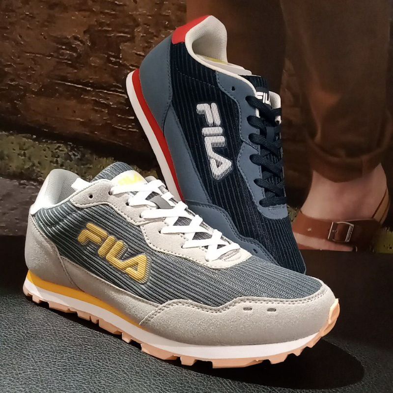 sepatu sneakers fila