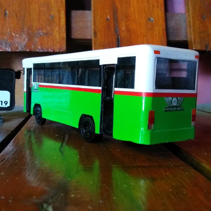 Flash Sale Miniatur Bus Mayasari Bakti Terlaris