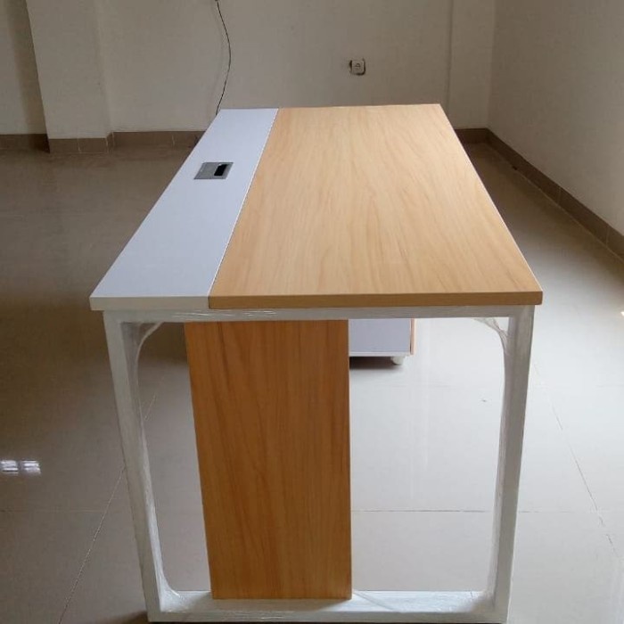 Meja Kantor Meja Kerja Uno New Modern 160Cm