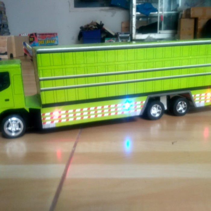 Hot Sale Miniatur Truck Kontainer Rc Terlaris