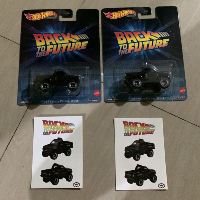 Diskon Spesial Hotwheels Back To The Future Toyota Pickup Truck (Free Sticker) Terlaris