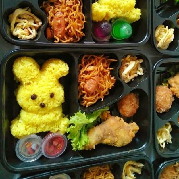 

ORIGINAL% Nasi bento karakter hemat halal dan murah Free Sticker ucapan