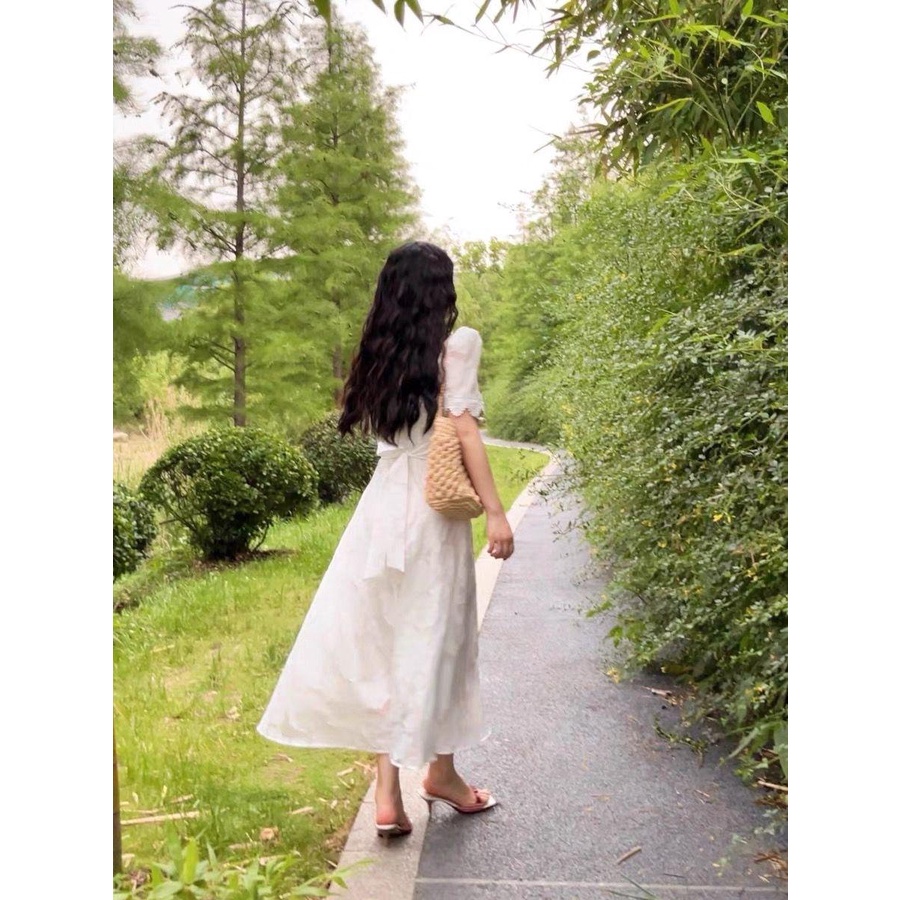 Gaun Lux Entry Perancis Renda Lengan Puff Lembut PutihVDress Wanita Panjang Kerah Elegan Retro