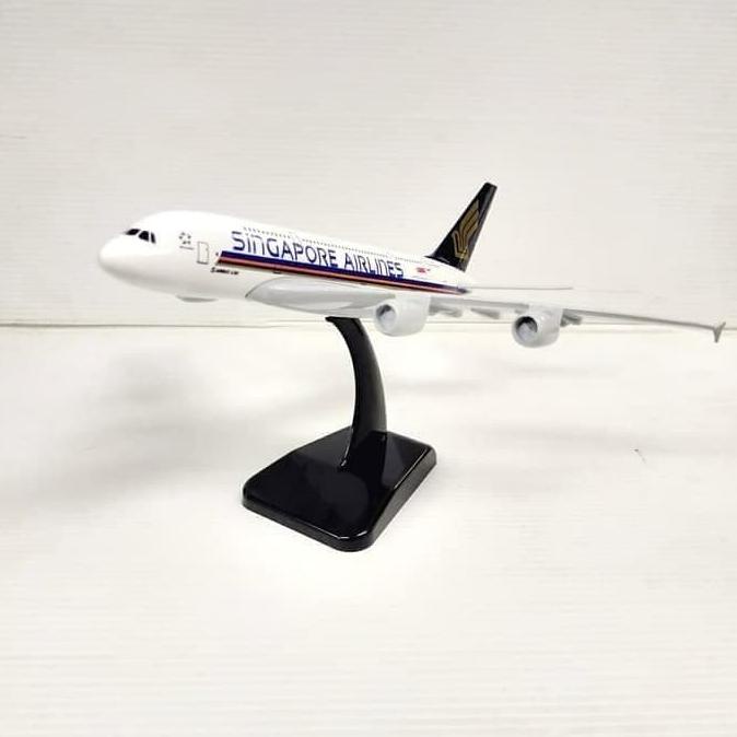 Diecast Pesawat Garuda Ukuran Besar Ada Roda Miniatur Pesawat Garuda