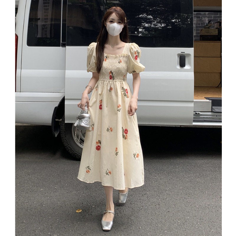 Red Desain Prancis musim panas rasa industri berat bordir pinggang pelangsing rok a-line lengan engah gaun wanita kecil