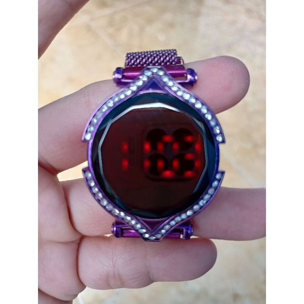 Jam Tangan Wanita Fashion Digital Rantai Magnet Mata Mata