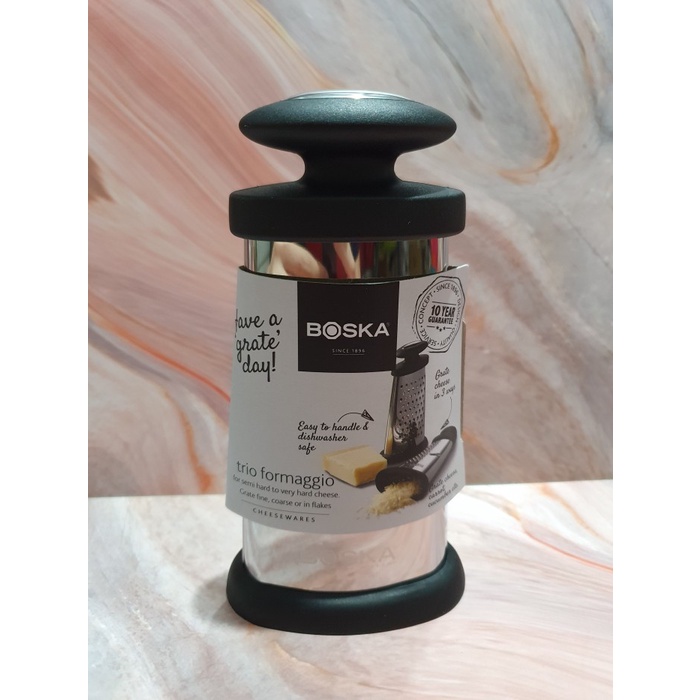 

Boska Trio Formaggio 3 ways Cheese Grater / Parutan Keju 3 sisi Tabung