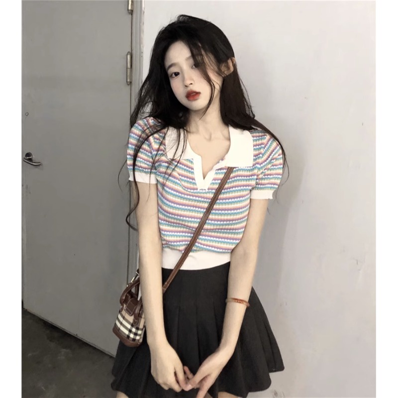 Suhao bergaris warna kontras polo kerah es sutra rajutan lengan pendek T-shirt musim panas wanita V-neck gaya keinginan murni slim-fit short shoulder top kaos impor wanita kaos wanita gaya korea lengan pendek kaos pendek perempuan