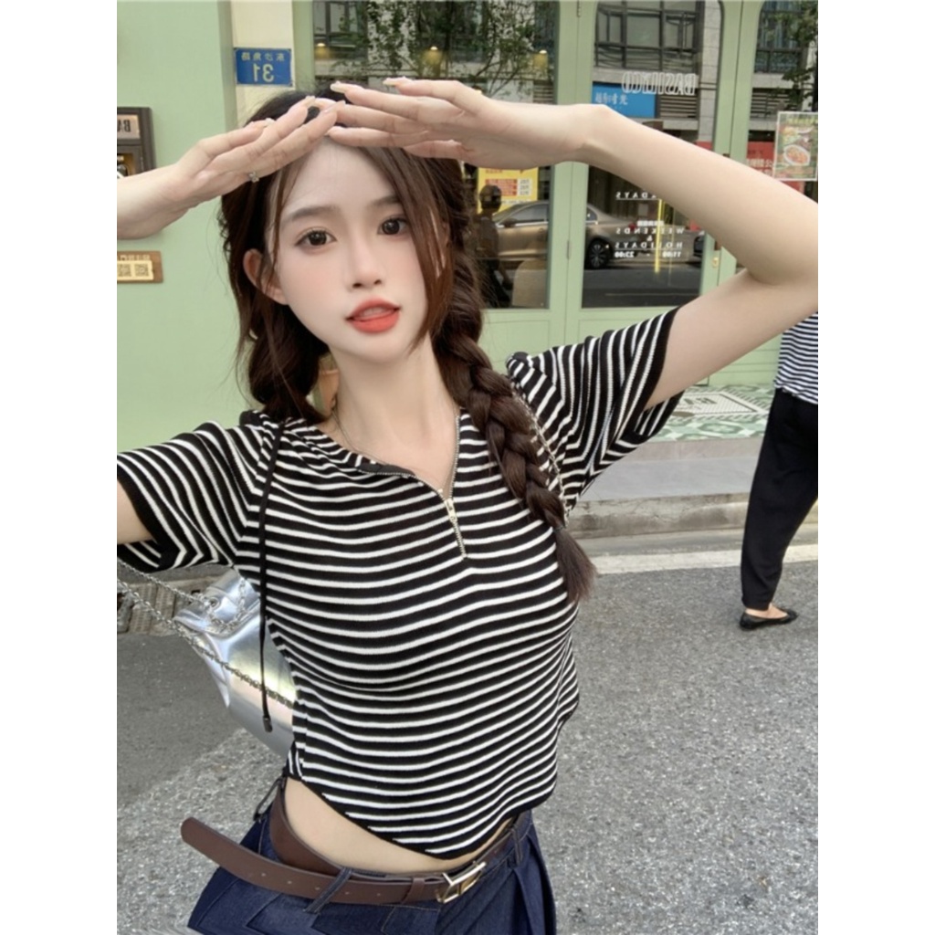 ✎Suhao kaos import wanita kaos wanita gaya korea lengan pendek kaos pendek perempuan waist short sweet and spicy top design sense niche female summer small French striped shoulder short-sleeved T-shirt