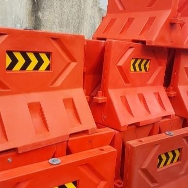 

Road Barrier / Water Barrier Cool Monkey RB3 Original Terlaris Best Seller