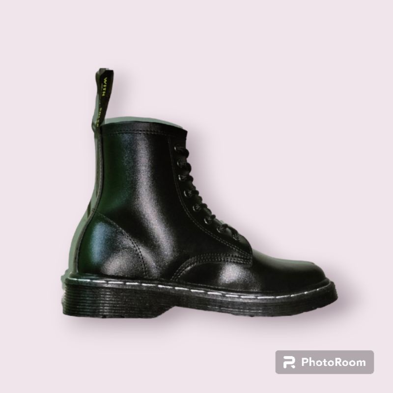 BOOTS PRIA 8 HOLE / SEPATU  DR.MARTENS / SHOES KASUAL TERLARIS UK 36-45