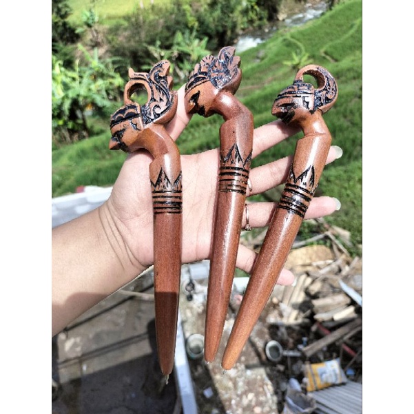 

alat tulis karakter wayang