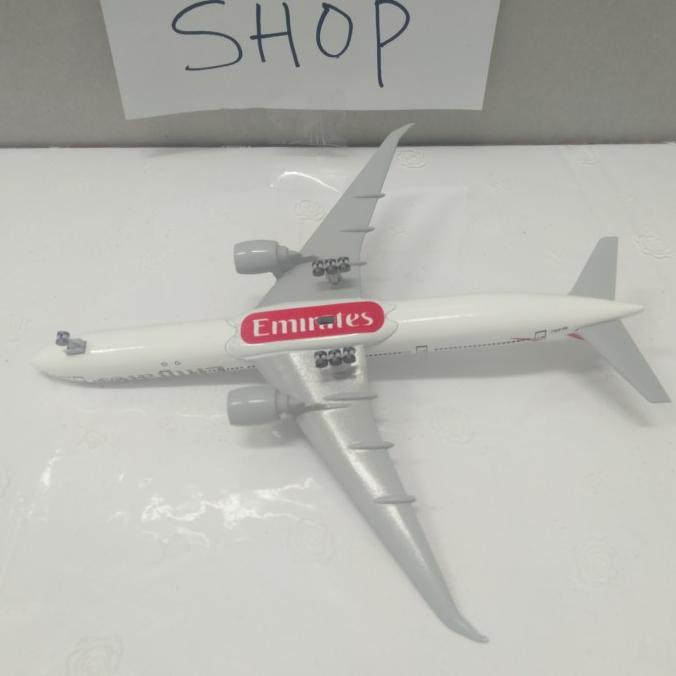 Pesawat Diecast Miniatur Emirates Roda