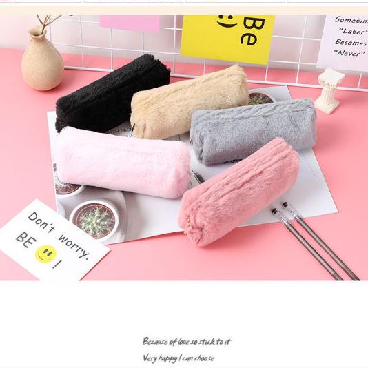 

Souvenir Kotak Pensil Bulu Polos Dompet Pensil Makeup Organizer