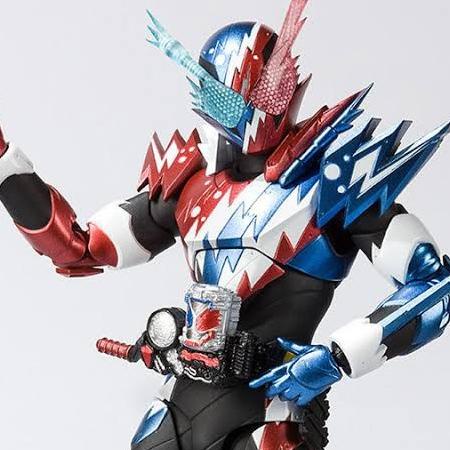 PROMO SHF KAMEN RIDER BUILD RABBIT TANK SPARKING VERSION FIGUARTS FIGURE TERBARU