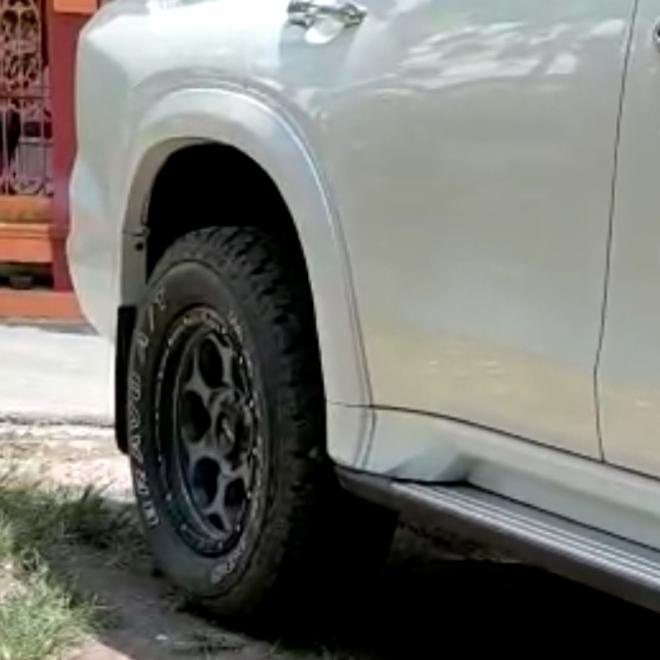 Over Fender Slim Polos Pajero Facelift 2021 Limited Edition