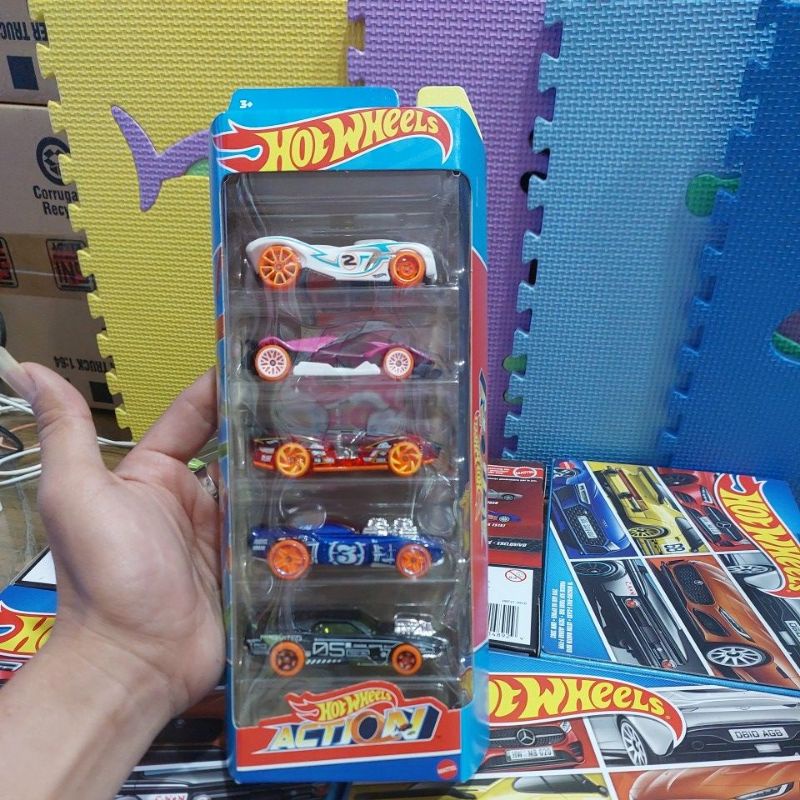 hot wheels original. hot wheels isi 5 action. hot wheels murah .hot wheels isi 5