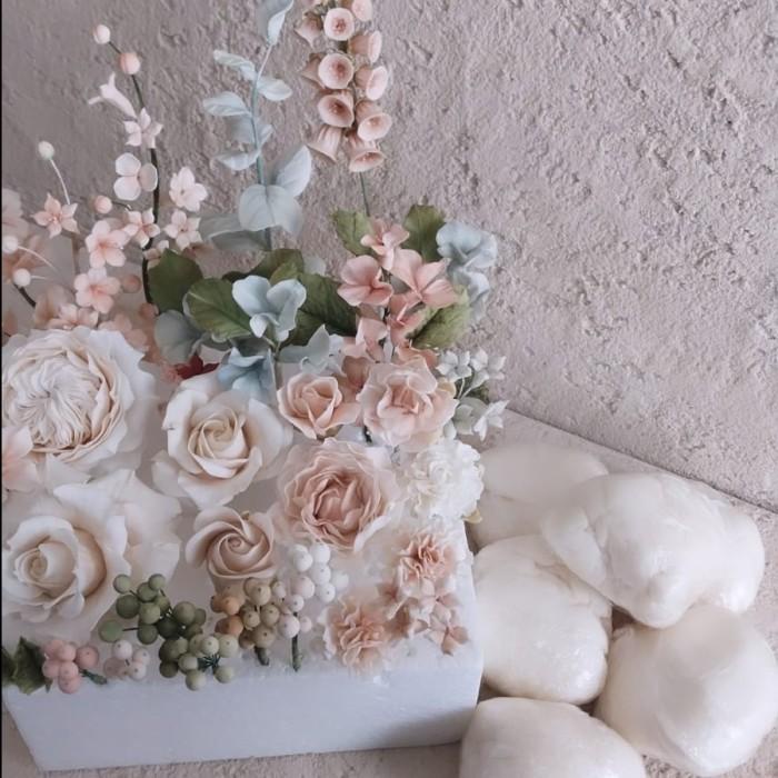 

Best Seller Gumpaste White Bahan Utama Sugar Flowers Gumpaste