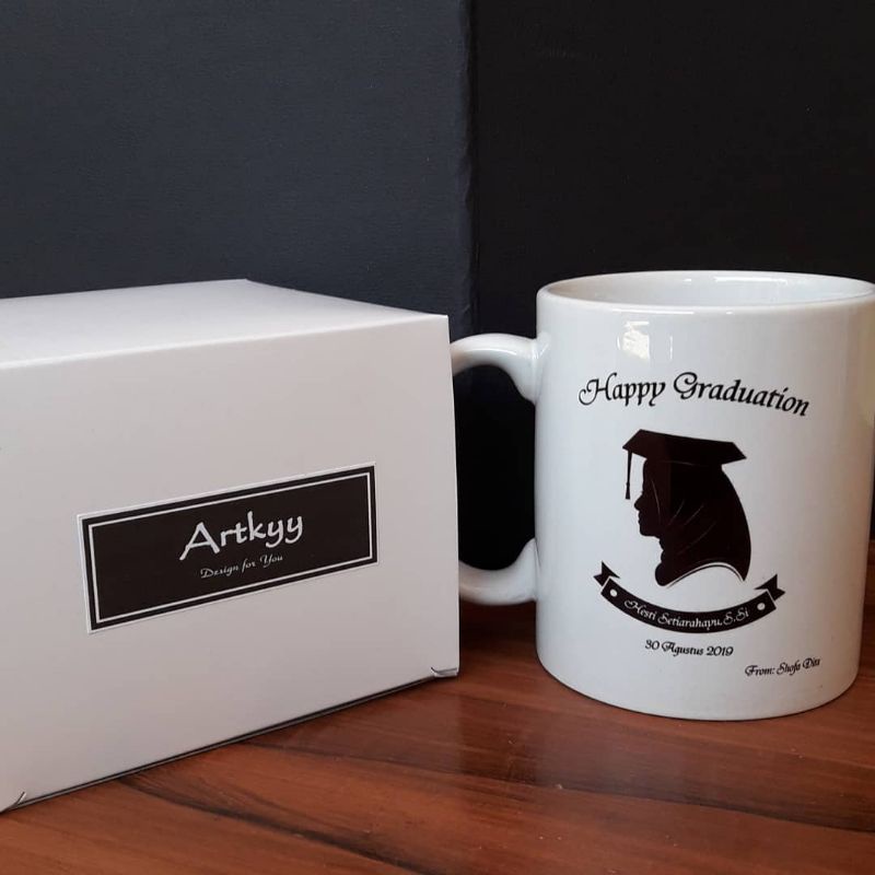 Mug Import Siluet Wisuda