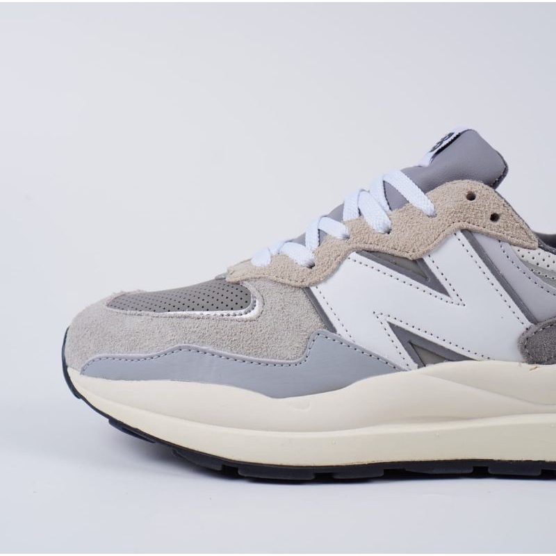 Sepatu New Balance 5740 Grey Day