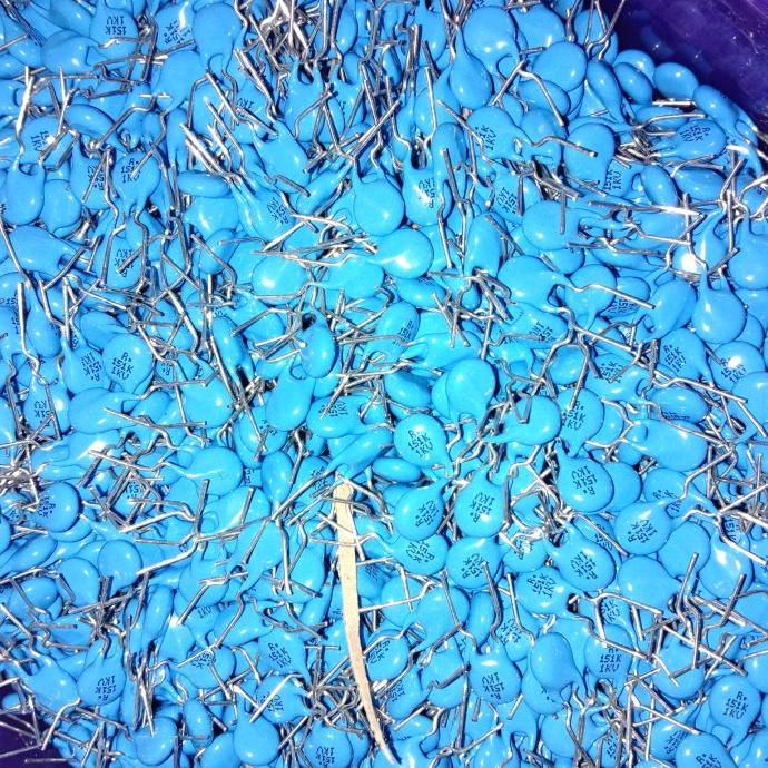 151 1kV 151K1kv 1k 151k 150PF 150 piko farad Kapasitor ceramic pcmelektrob9090 Buru Order