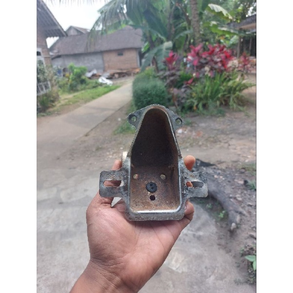 Pangkon Lampu Belakang Suzuki Fr80 Komplit Mata Kucing Original