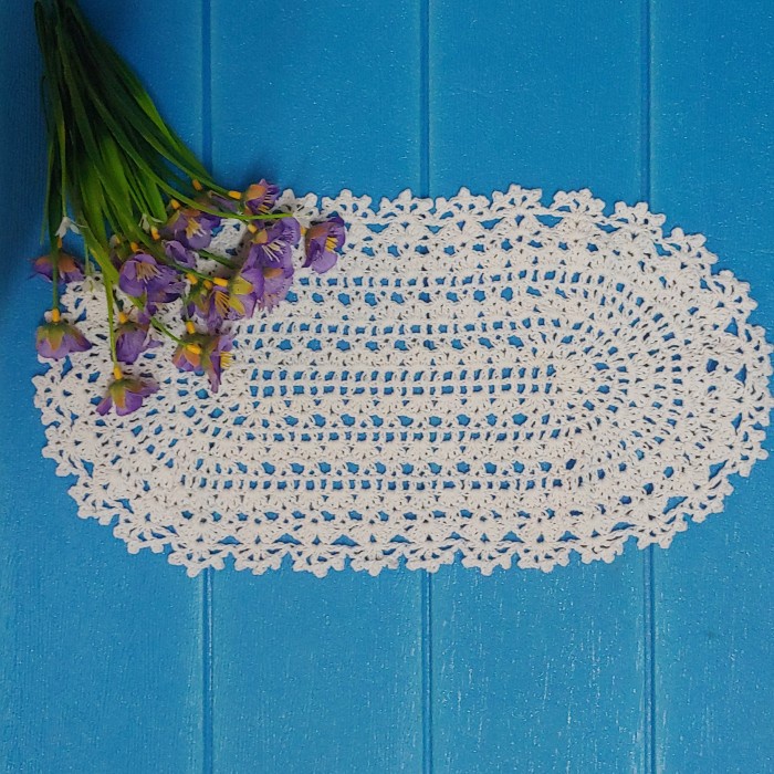 Taplak Oval Kecil Rajut Doily1