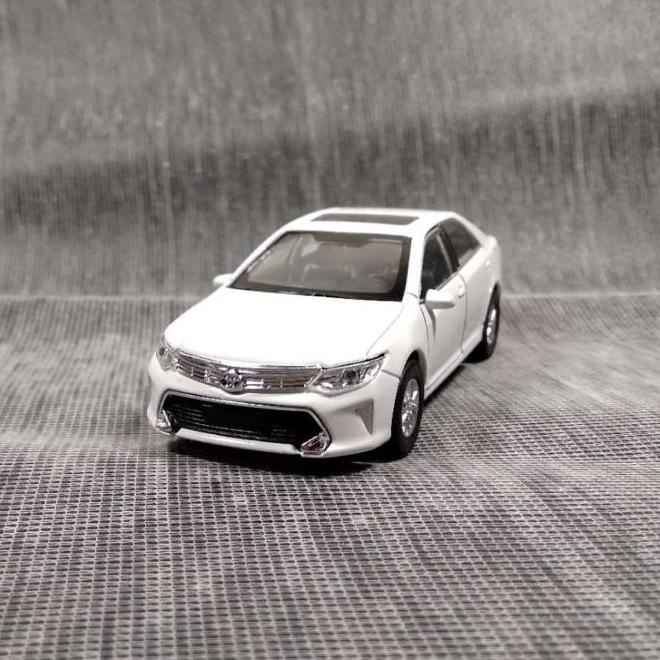 [] DIECAST MINIATUR MOBIL TOYOTA CAMRY PUTIH