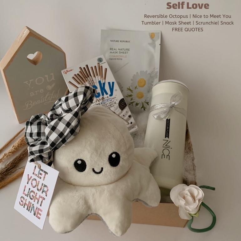 

Self Love Gift Set / Hampers Birthday / Gift Box Graduation / Hadiah Ulang Tahun / Gift Set Pacar Cewek / Kado Pacar Cewek / Souvenir Anak-Anak Murah Banget !!