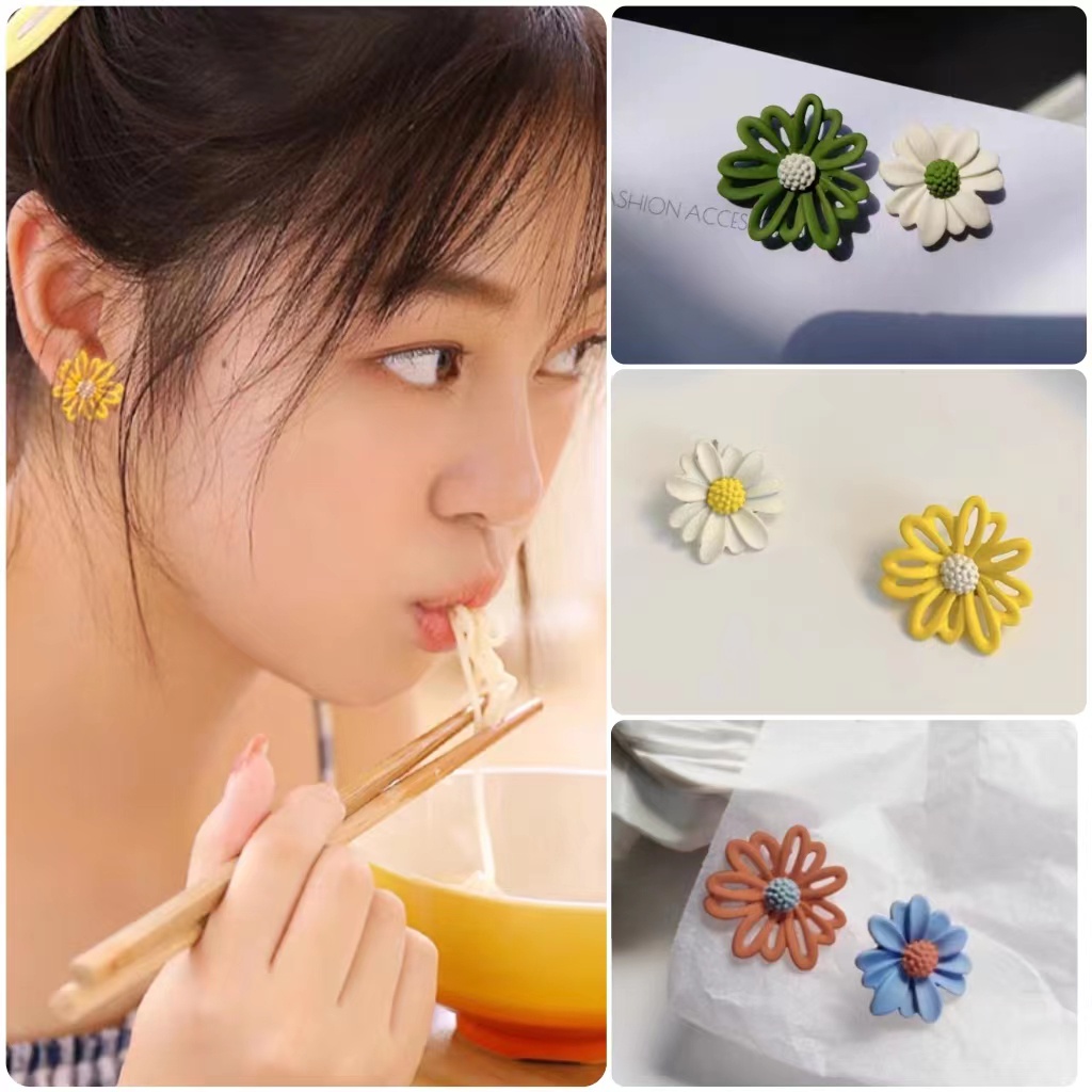 [Bayar Di Tempat] Anting Bunga Segar Manis Berongga Asimetris Anting Daisy Kecil Temperamen