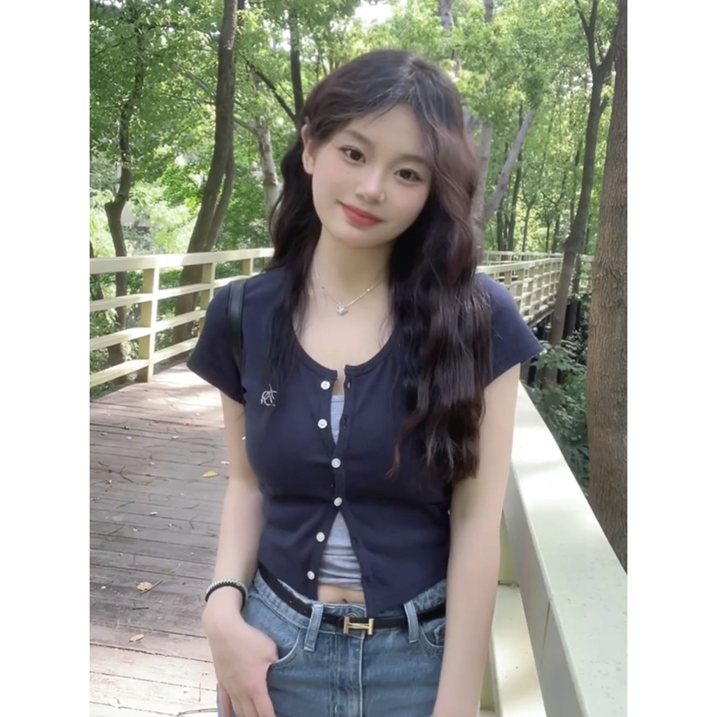 Red Sweet Hot Girl Two-Piece T-shirt Wanita [Cotton] Musim Panas Rasa Desain In Cardigan Lengan Pendek Pelangsing Unik Pendek Top