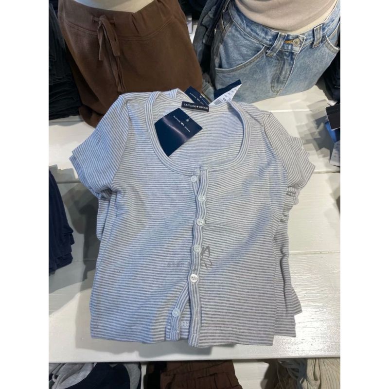 Red BrandyMelville American Retro Slim Single-Breasted Elastis BM Lengan Pendek T-shirt Pendek Wanita Pusar Top