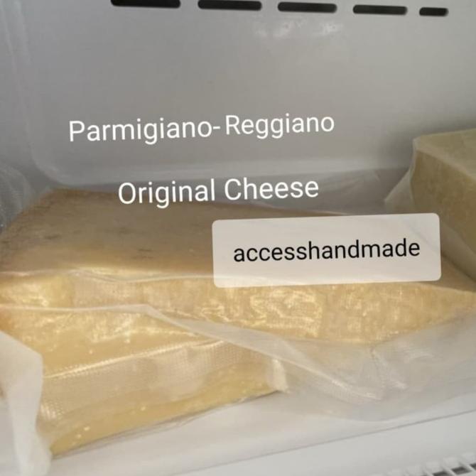 

Parmigiano Reggiano hard cheese keju mirip parmesan crush slice 100gr