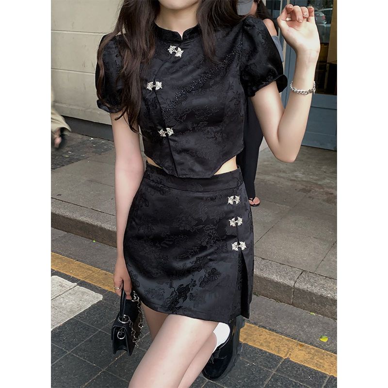 Red Gambar Solusi WAHJUIS Guofeng Yeji Gaya Cina Baru Setelan Wanita Musim Panas Ditingkatkan Cheongsam Jaket Rok Two-Piece Set