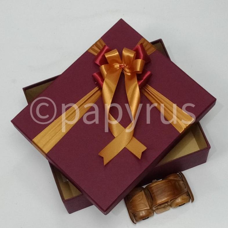 

Sale 7.7 PAPYRUS 25x30 Tinggi 10cm Kotak Kado Gift Box Hadiah