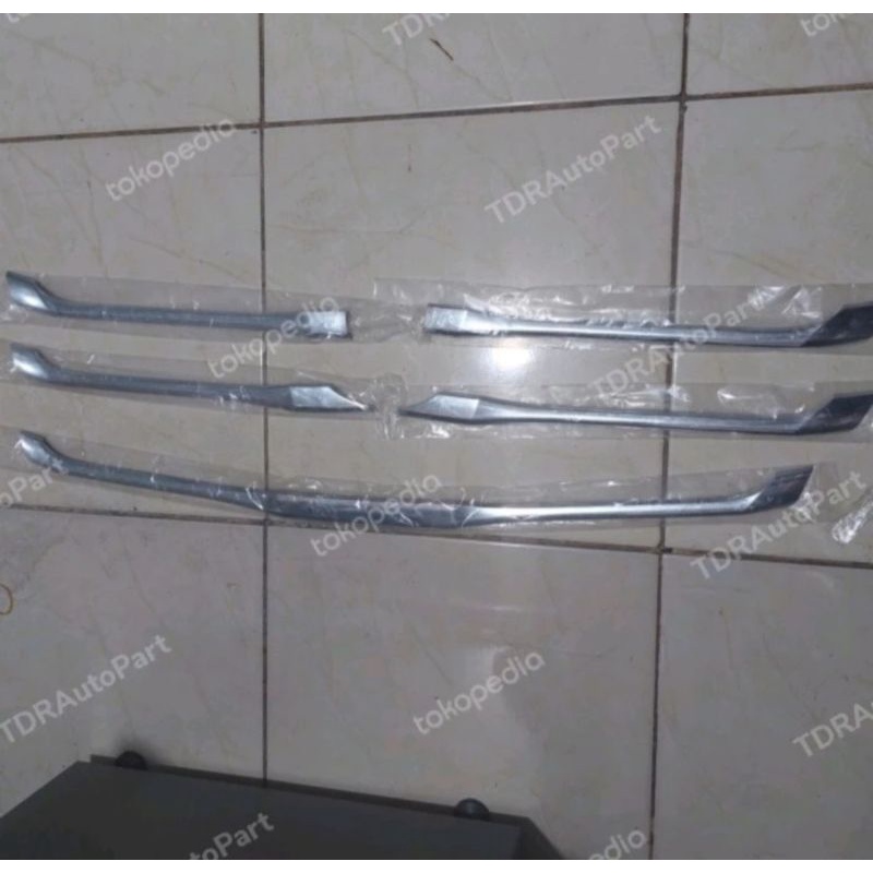 List Gril Bumper Depan Toyota Innova 2012