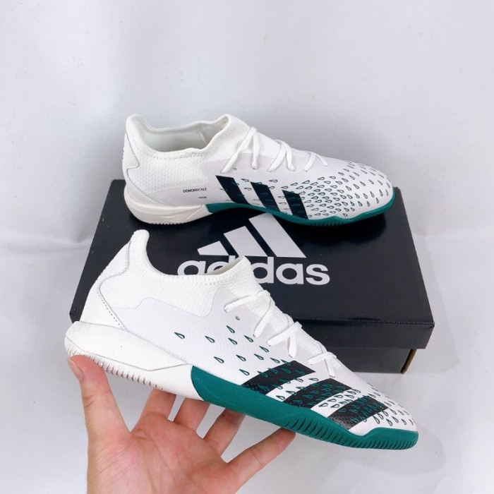 TERLARIS Sepatu Futsal Adidas Predator Freak .3 Low EQT White Green IN