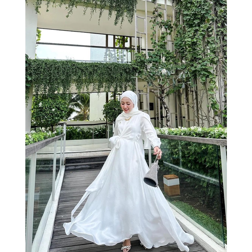 Delvy Dress Gamis Kondangan Terbaru 2023 Kekinian Pakaian Muslimah wanita Termurah Tampilan Elegan OOTD Baju Pesta Gamis Kondangan Bahan Shimmer Fashion Muslim Wanita Trend Dan Modren Kekinian