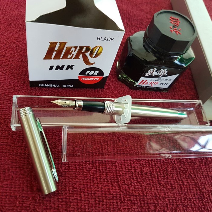 

Terlaris Paket Murah..Fountain Pen Genius Titanium Shiny Nib M-Dan Tinta Hero.