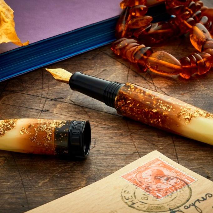 

Terlaris BENU Briolette Glow In The Dark Fountain Pen #Travelers Calligraphy SALE