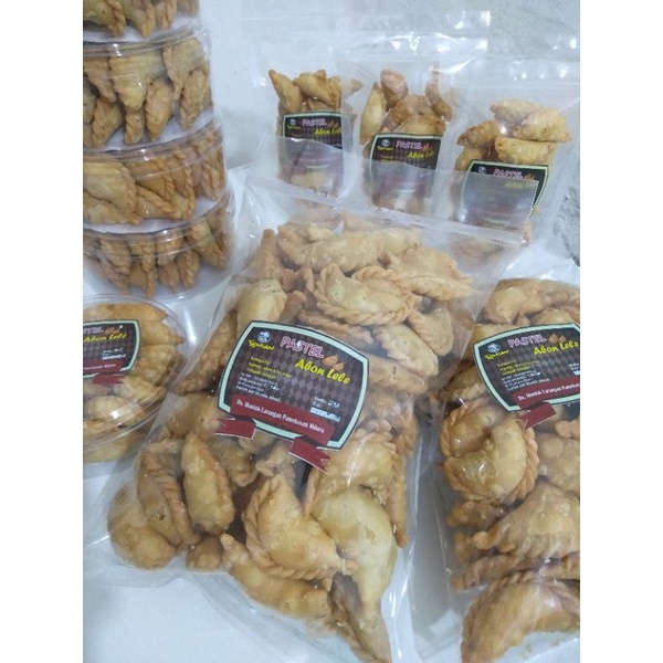 

PASTEL KERING |PASTEL ISI ABON IKAN LELE|NON MSG| 500g